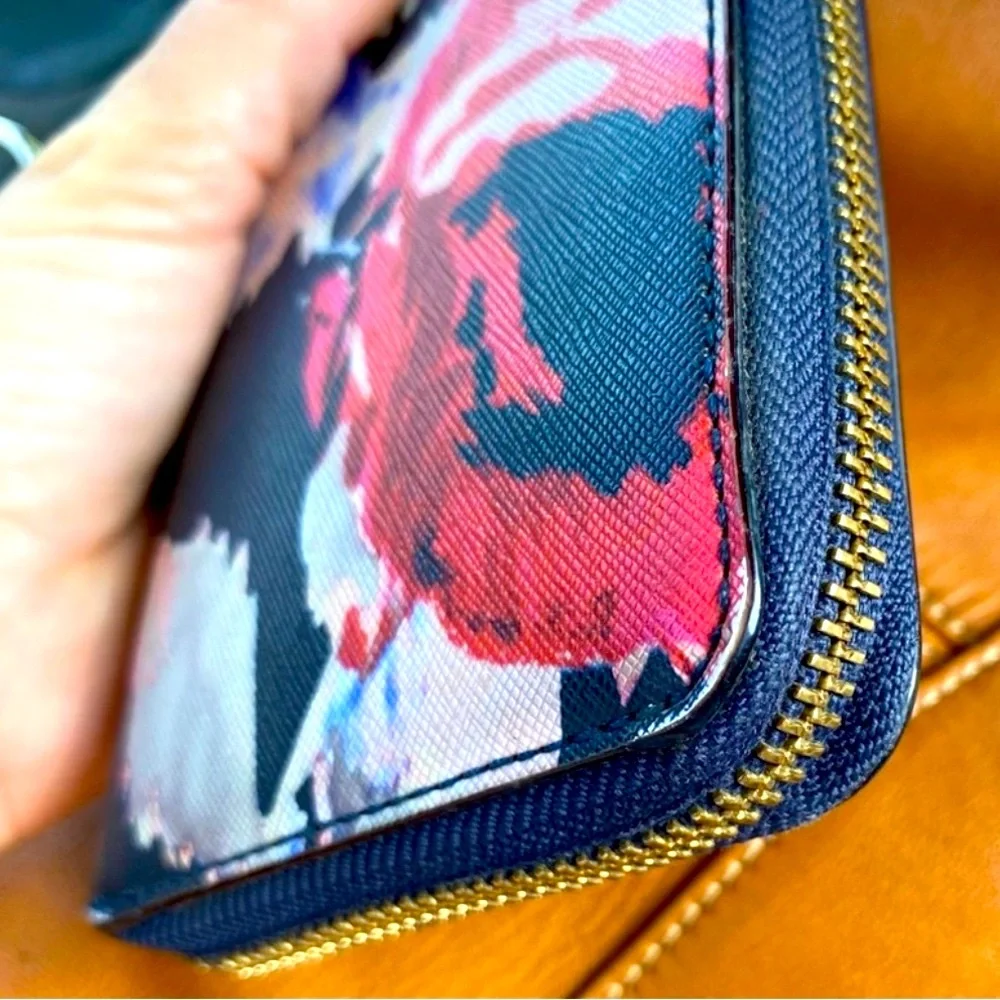 Kate Spade Laurel Way Blurry Floral Wallet EUC